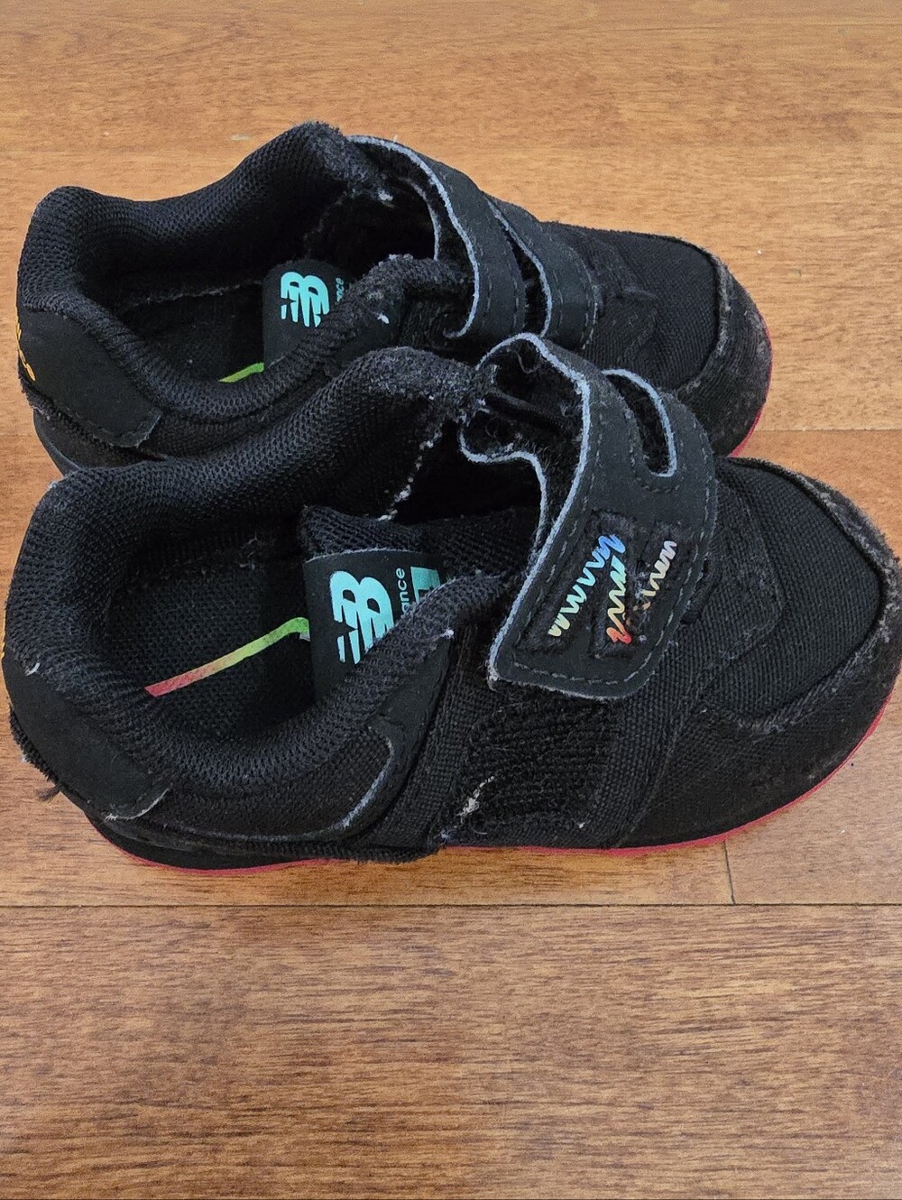 New Balance Kids' 574 V1 Scribble Hook and Loop Sneaker size 6